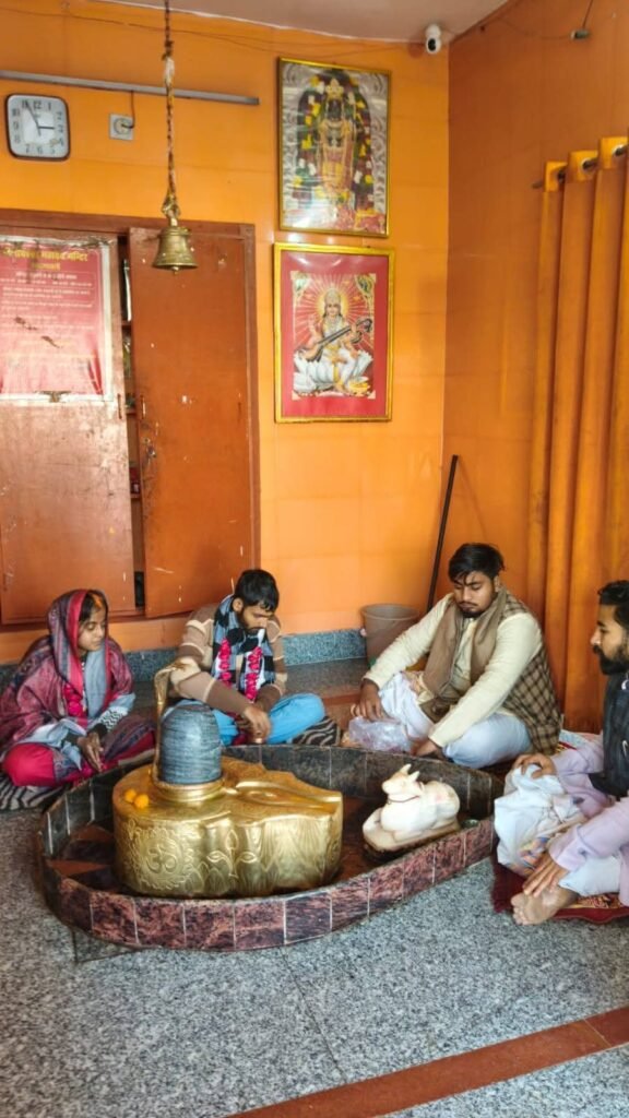 रायबरेली: मुस्लिम युवती ने हिंदू युवक से किया विवाह, मंदिर में लिए सात फेरे