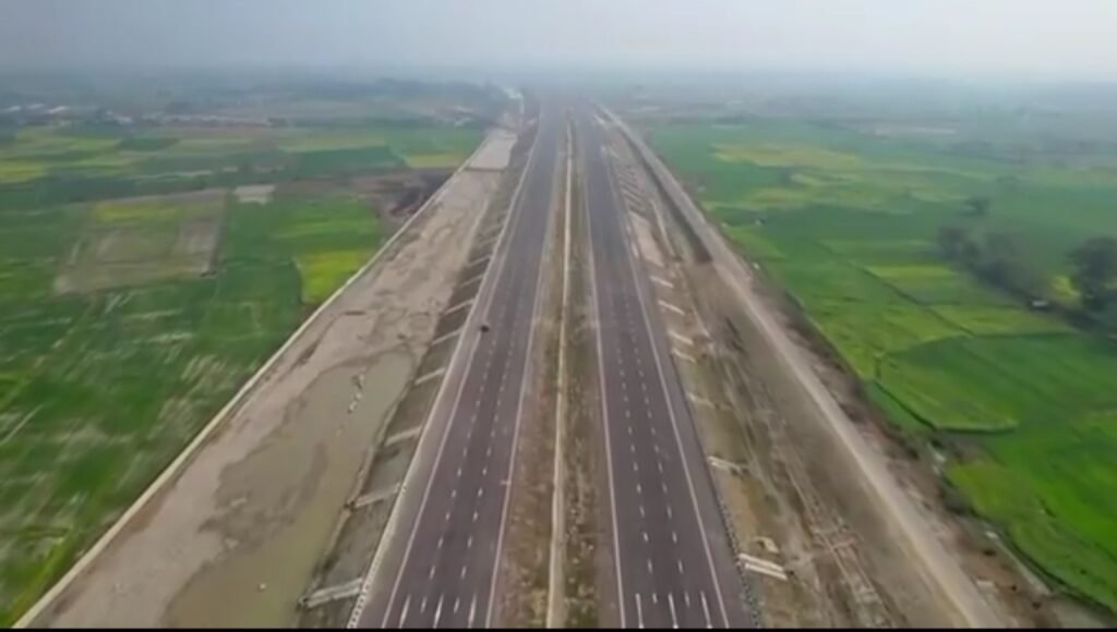 गंगा एक्सप्रेसवे चालू, मेरठ-प्रयागराज 594 किमी कॉरिडोर से रायबरेली समेत 12 जिलों को सीधा लाभ