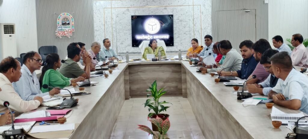 रायबरेली में सड़क परियोजनाओं हेतु भूमि अधिकरण की समीक्षा , डीएम ने दिए कार्य में तेजी के निर्देश